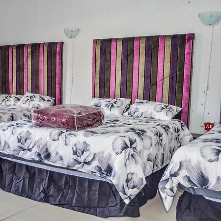 Sani bonani guest house Klerksdorp Extérieur photo