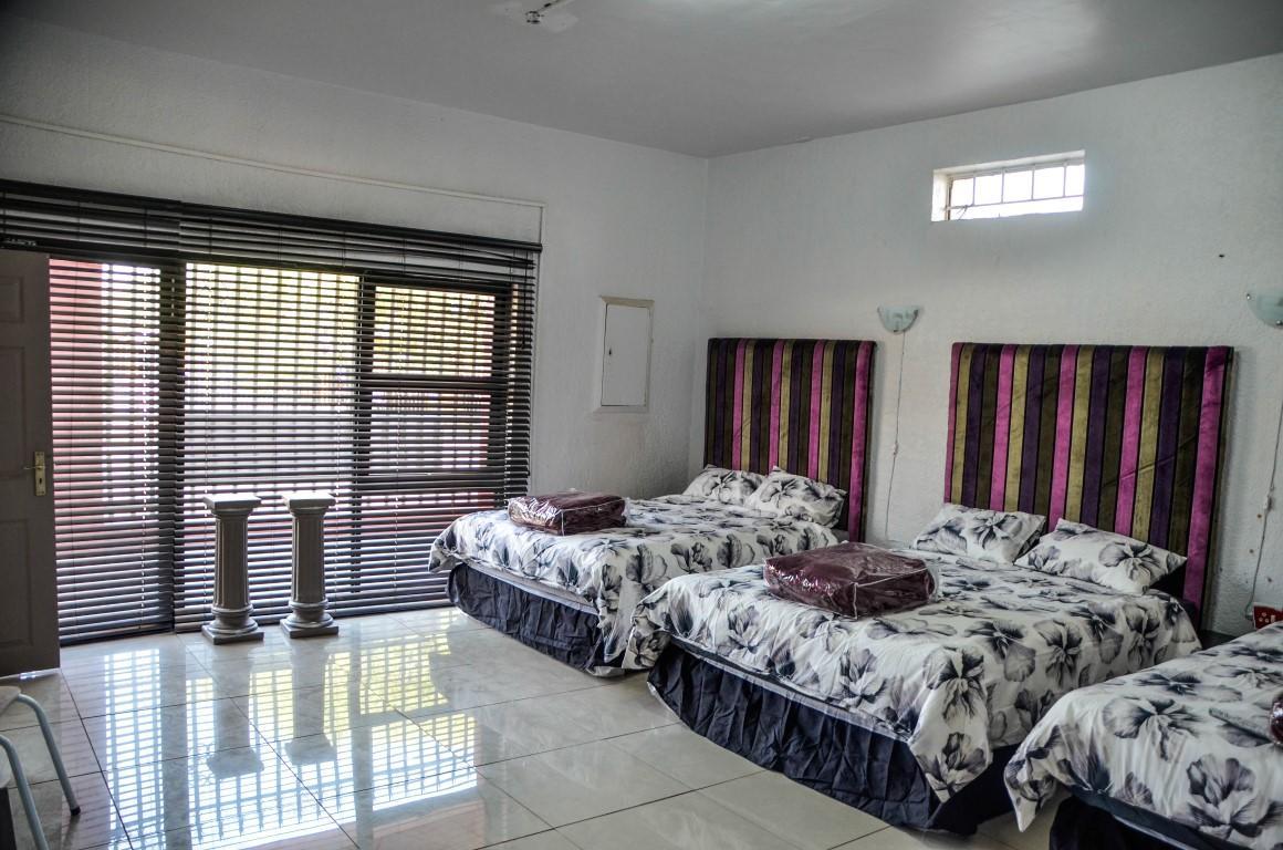 Sani bonani guest house Klerksdorp Extérieur photo