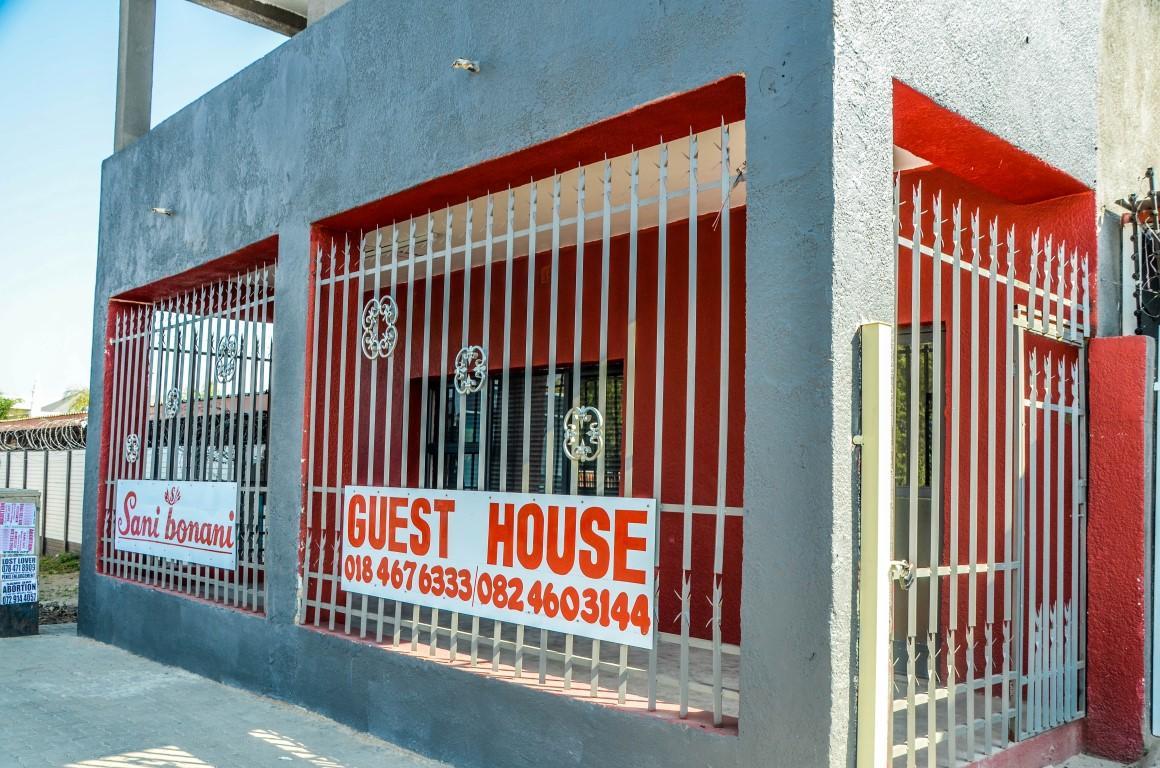 Sani bonani guest house Klerksdorp Extérieur photo